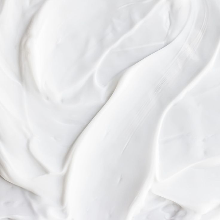LE CIMENT POUR UN CUIR CHEVELU ET DES CHEVEUX SAINS