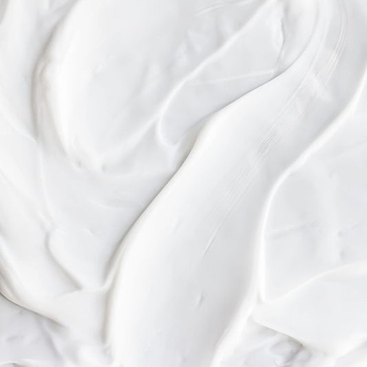 LE CIMENT POUR UN CUIR CHEVELU ET DES CHEVEUX SAINS