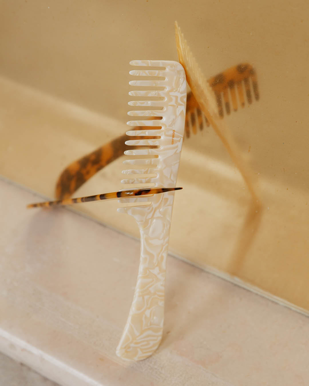 LE PEIGNE 001 - IVOIRE